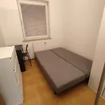 营地 With 2 Shared Bathrooms ,wc , 2km To Old Town -100m From Metro Szwedzka *