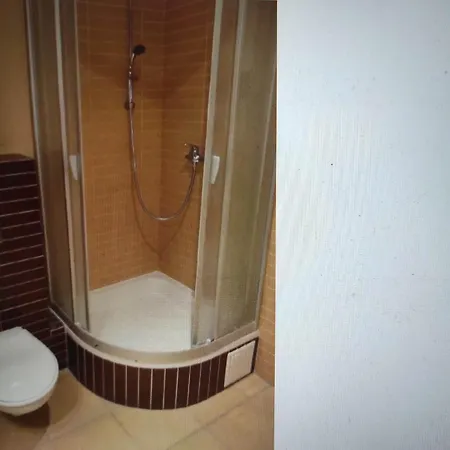 With 2 Shared Bathrooms ,wc , 2km To Old Town -100m From Metro Szwedzka * Warszawa