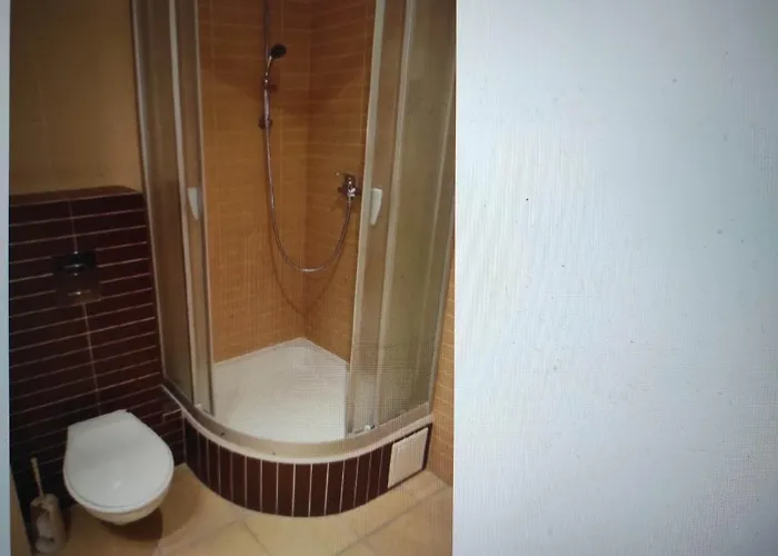 With 2 Shared Bathrooms ,wc , 2km To Old Town -100m From Metro Szwedzka * Warsaw