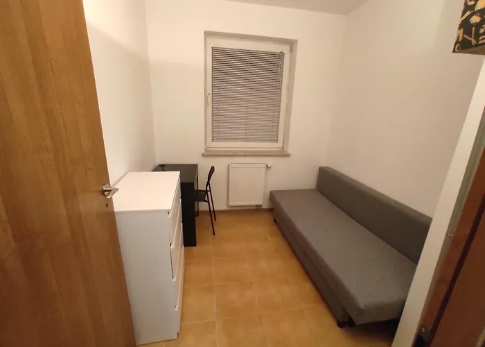 With 2 Shared Bathrooms ,wc , 2km To Old Town -100m From Metro Szwedzka *