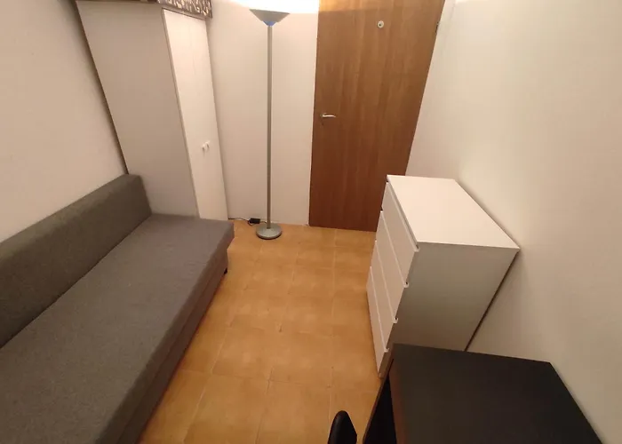 With 2 Shared Bathrooms ,wc , 2km To Old Town -100m From Metro Szwedzka Warsaw